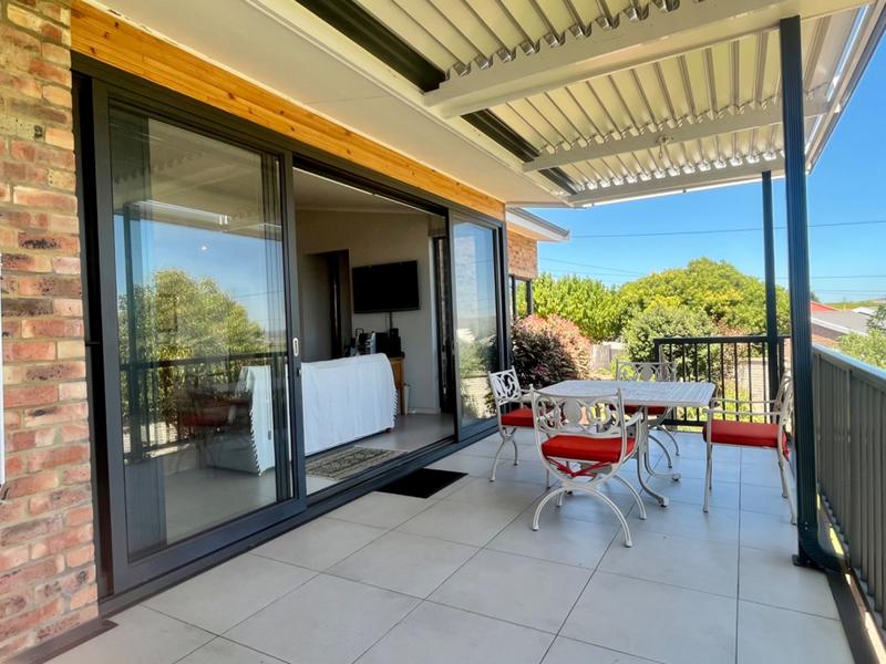 3 Bedroom Property for Sale in Fraaiuitsig Western Cape